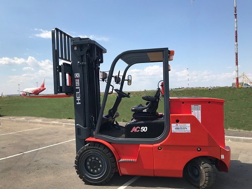 Электропогрузчик HELI CPD50 для нового аэропорта Ростова-на-Дону. Электропогрузчик HELI CPD50 для нового аэропорта Ростова-на-Дону.